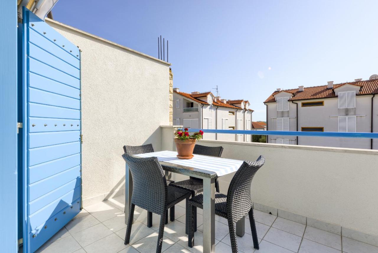 Apartments Villa Pina Vodice Exterior foto