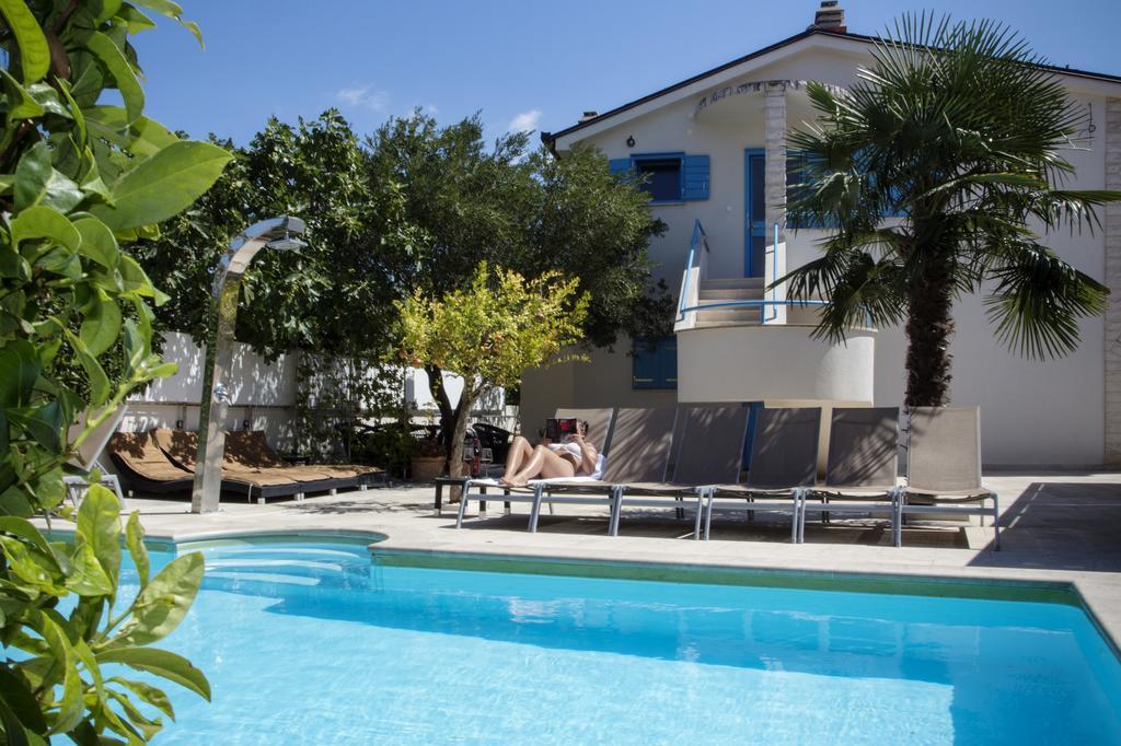 Apartments Villa Pina Vodice Exterior foto