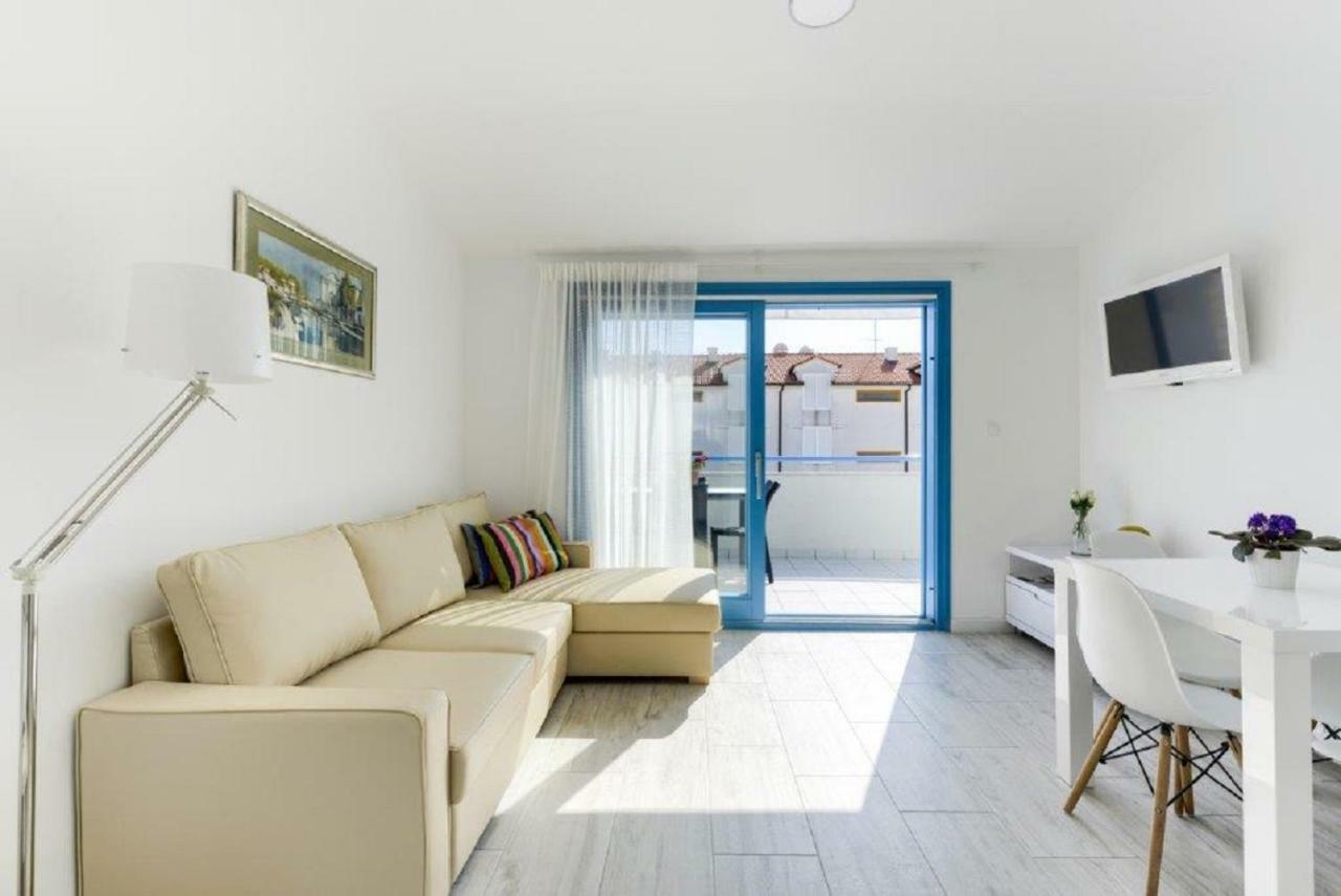 Apartments Villa Pina Vodice Exterior foto